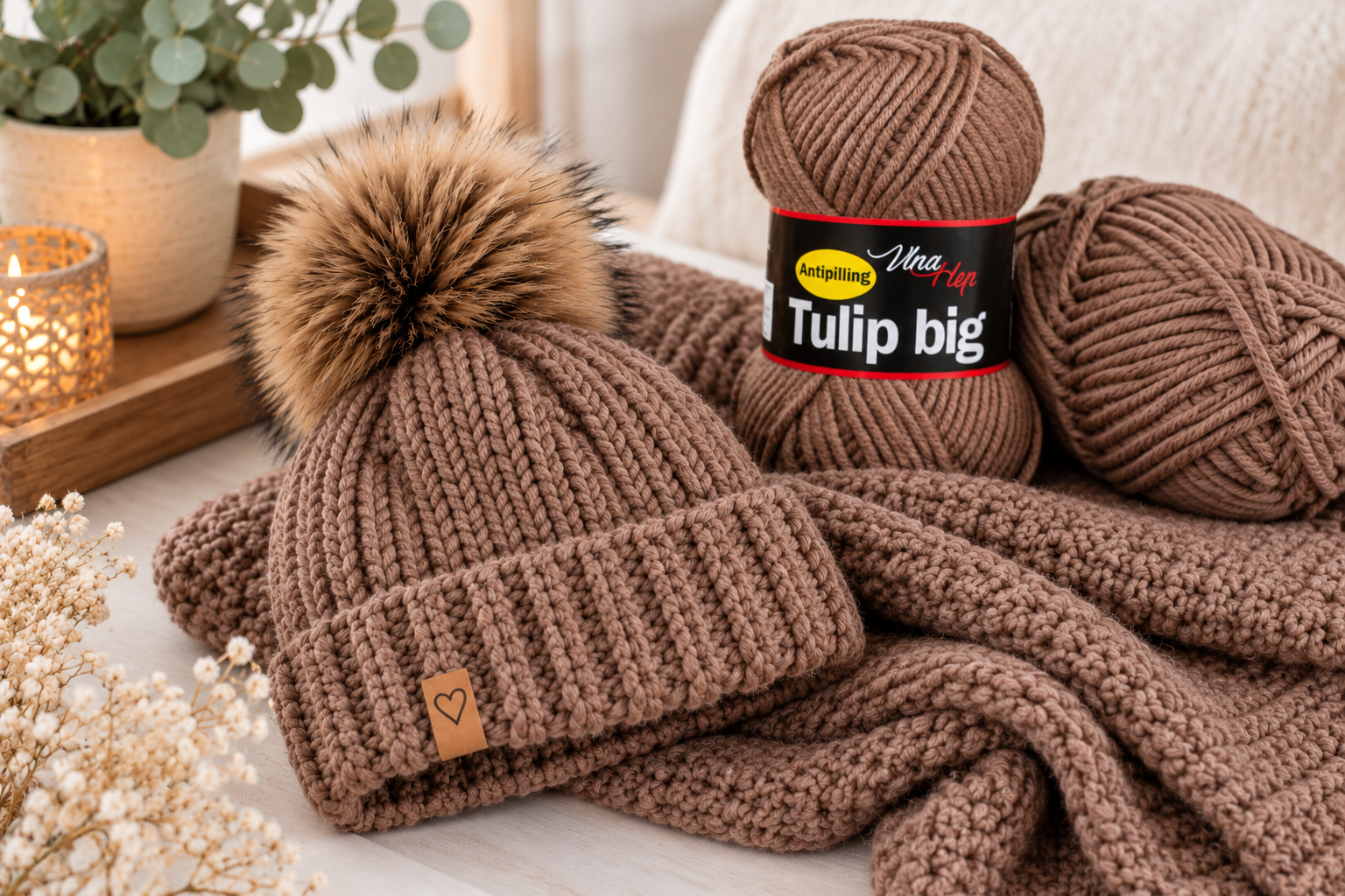 Čepice s bambulí z příze Tulip Big hnědošedá 4223