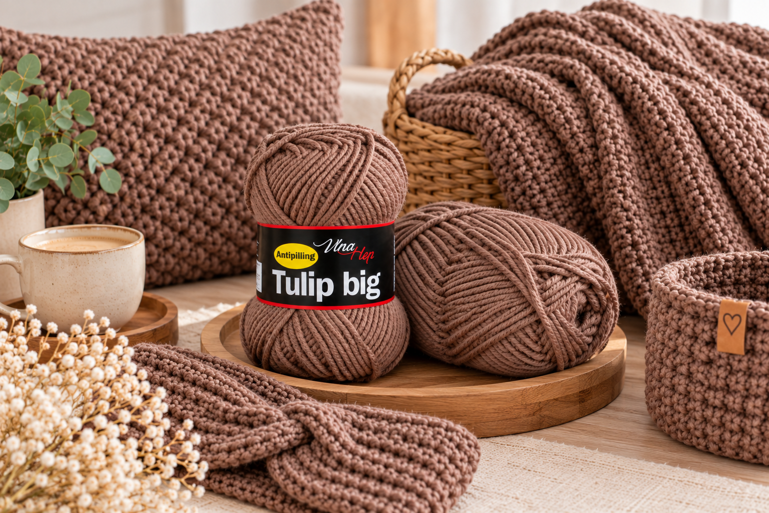Deka, polštář a košík z příze Tulip Big hnědošedá 4223